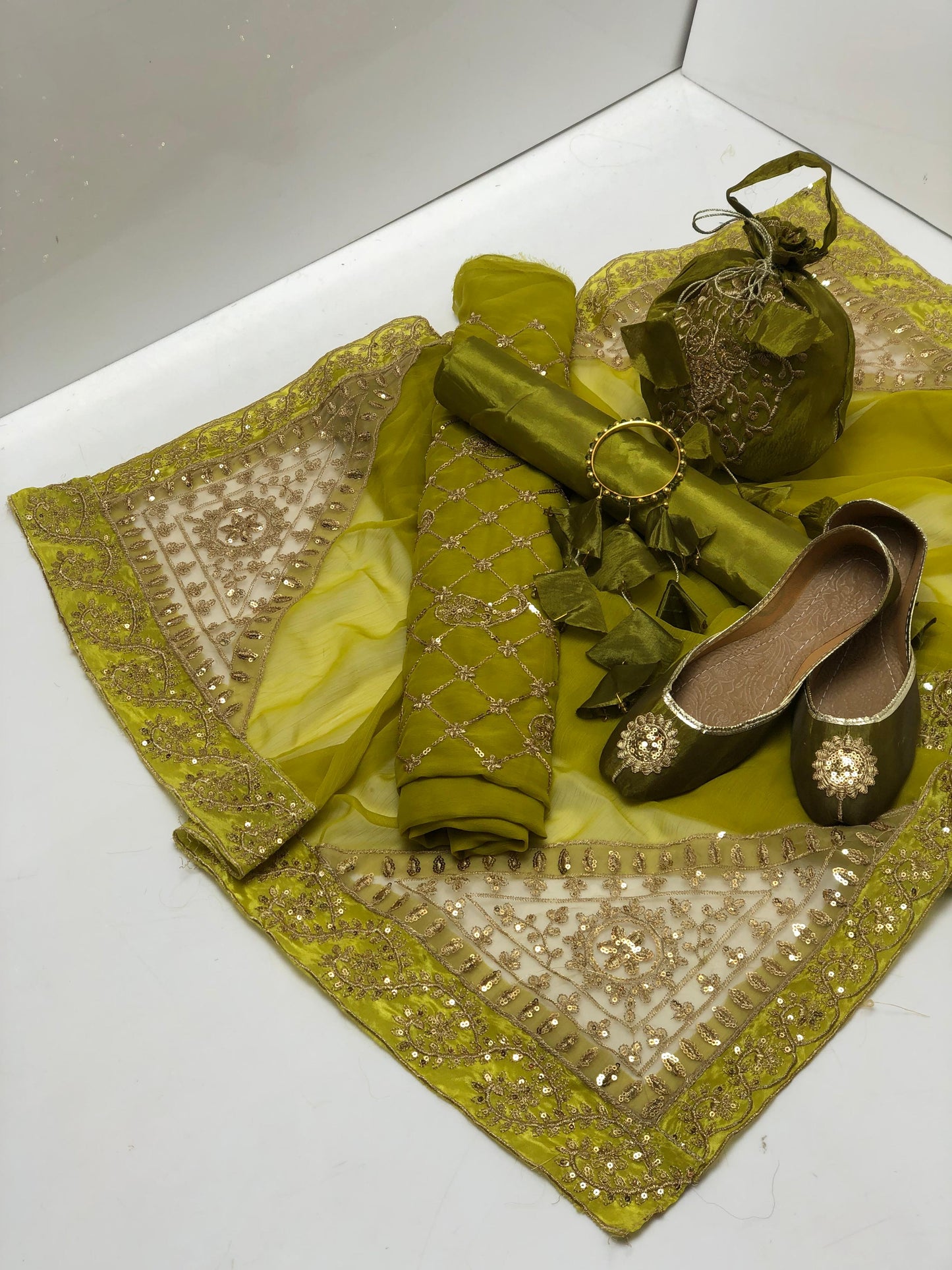 6 PC Fancy Collection (Khussa, bag & Bangle Gift)