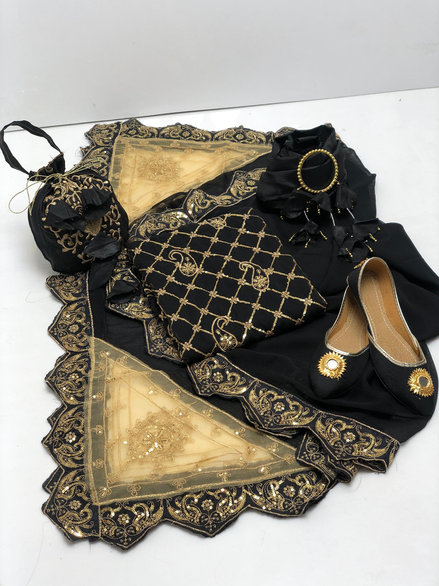 6 PC Fancy Collection (Khussa, bag & Bangle Gift)