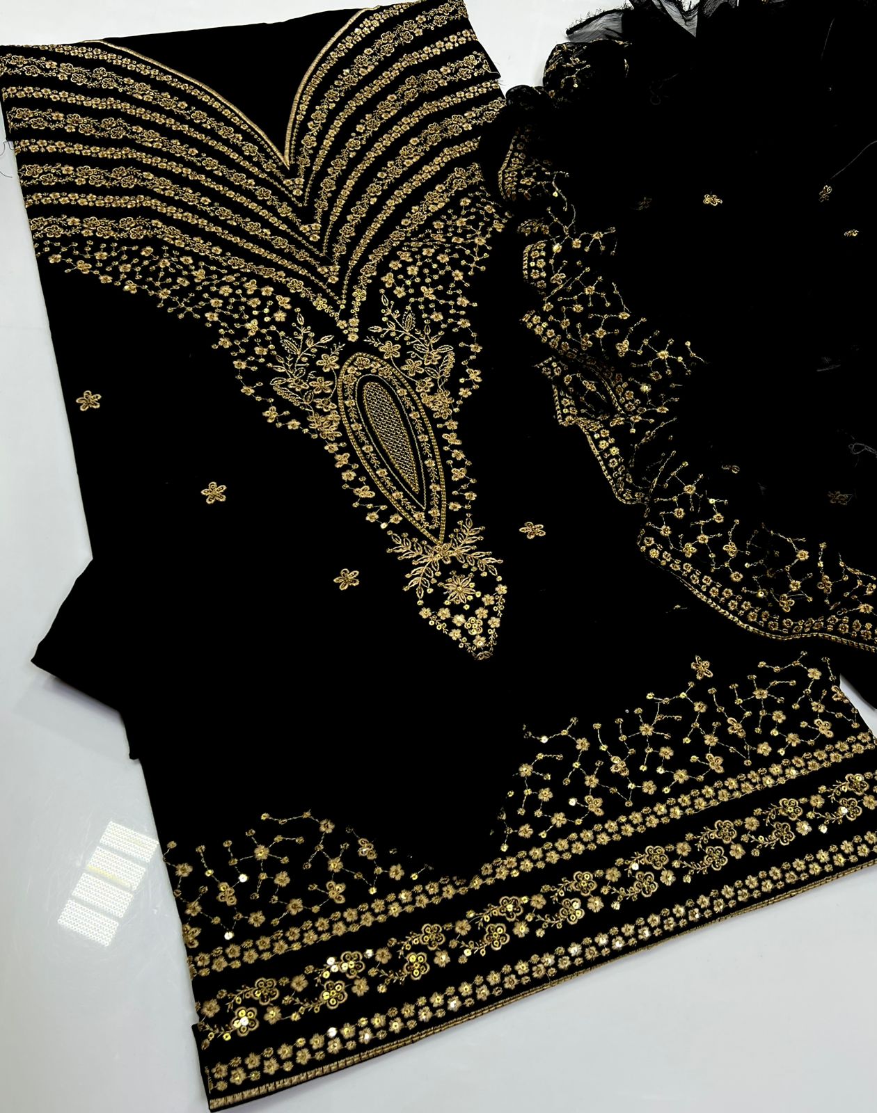 3pc Lawn Fully Sequence Embroidered Dress